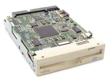 Fujitsu DynaMO 640AI 3.5" ATAPI M-O Disk Drive 640MB Magneto-Optisches Laufwerk