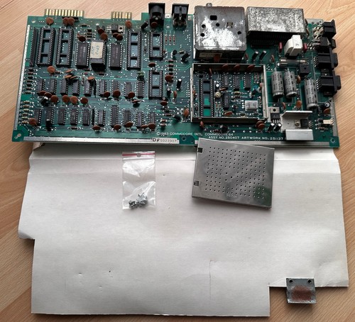 Commodore c64 mainboard - mainboard, 250407
