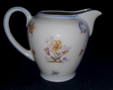 Porzellan Sahnekännchen /