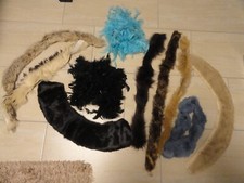8 verschiedene Pelzkragen und 2 Feder Schale, Bastelmaterial.