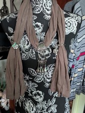 Variabler Schmuck-Schal Braun