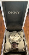 DKNY Chronograph/Neuwertig/Strass/Edelstahl/läuft tadellos/neue Batterie drin