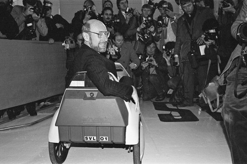 Sir clive sinclair - 9x6, foto