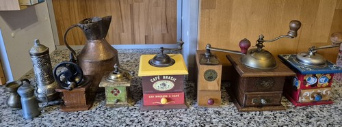 Sammlung antiker kaffeemühlen - sammlung,