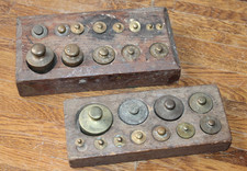 2xAntik Holz Box Apotheker Gewichte  19. Jh. -Stempel, Messing, mehrfach geeicht