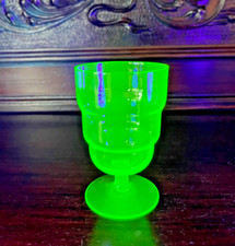 Uranglas Weinglas Facettiert TOP ZUSTAND!