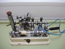 Uhrmachermaschine, Museumsstück, Uhrmacherwerkzeug, Uhrmacher