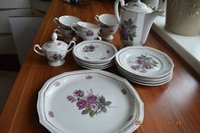 Kaffeeservice eckig mit Goldrand 