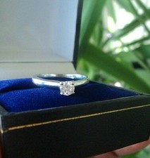 18ct Weiss Gold & .25ct