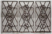 3x1 Fenster Gitter Gebäude