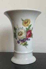 AK Kaiser Porzellanvase mit