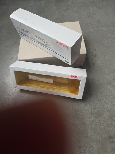 Leere orginalverpackung einer - orginalverpackung,