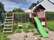Kletterturm mit Rutsche und Schaukel zum Selbstabbauen kostenlos abzugeben.