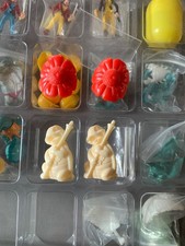 Original Rote Blume ohne  Blüte und Flora 1991 Rohling etwas dunkler rechts