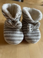 Baby -Strickschuhe  Wagenschuhe grau mit Silber Glitzer festlich ca Gr.17-19