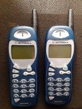 Zwei 2 Motorola M3888  vintage "Knochen" Handy