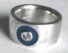 Ring mit weißem Stein von