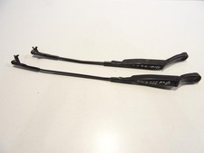 FRONT WINDSCREEN WIPER