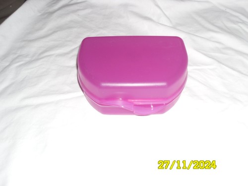 Tupperware snacky box - tupperware,