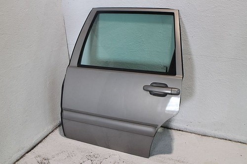 Links hinten t - t�r, t�r
