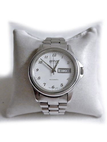Schöne armbanduhr von bwc - schöne,