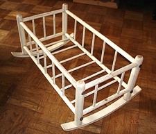 ## ANTIK / PUPPENBETT / PUPPENWIEGE / HOLZ / GEFAßT / INNENMAß 41 CM ##