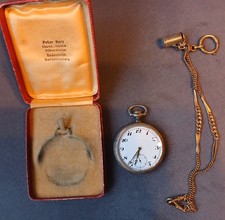 Taschenuhr mit Uhrenkette