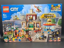 LEGO City 60271 Stadtplatz