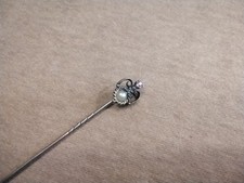 Krawattennadel Schnörkel mit