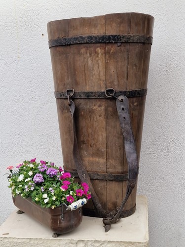 Historische weinbütte antik - weinbütte,