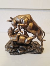 Bulle bär bronzefigur - bulle,