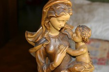 Schöne Madonna mit Jesuskind