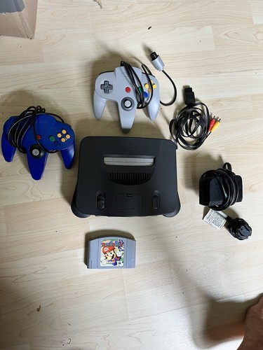 Nintendo n64 konsole 2 - +,