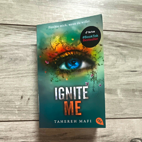 Ignite tahereh mafi - me,