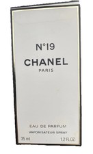 CHANEL N°19 Eau de Parfum