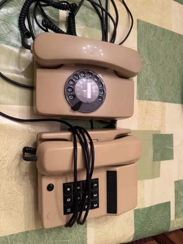 Konvolut alte telefone - alte,