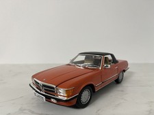 1:18 Mercedes Benz 300 SL R107