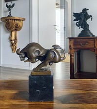 Bronzefigur Stier Skulptur