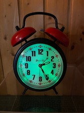 Klassischer Wecker Glockenwecker Uhr schwarz rot Metall rund beleuchtet