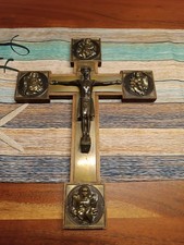 Altes großes Holzkreuz braun zum Hängen Kruzifix Jesus  INRI mit Engelornamente