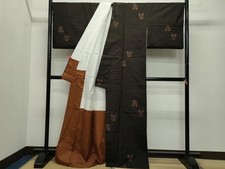 Kumejima Tsumugi Kimono •