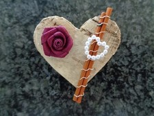  Hochzeitsanstecker, Gästeanstecker Birkenherz, Herz weinrot & versch. Farben