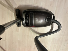 Miele S8 UniQ Spitzenmodell LED Rar