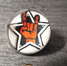 Anstecker Pin Heavy Metal Sign
