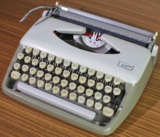 Schreibmaschine Triumph Adler