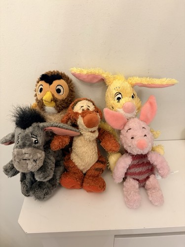 Disney store 7 fuzzy - 7”,