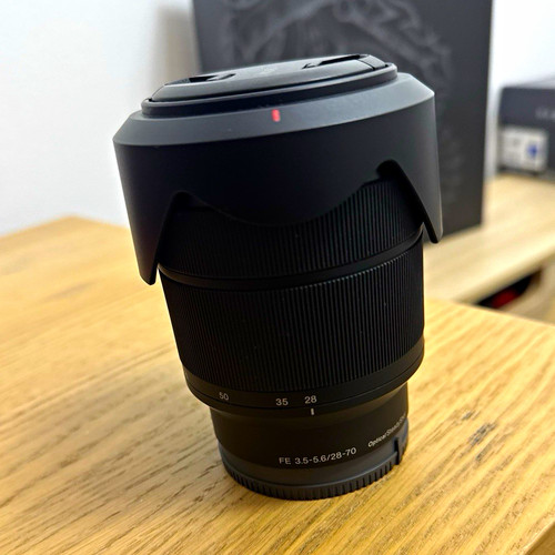 Sony 70mm 5 - fe, f/3,5-5,6
