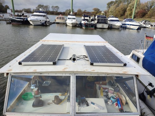 Kajütboot halbgleiter - kajütboot,