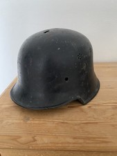 alter Feuerwehrhelm, Stahlhelm