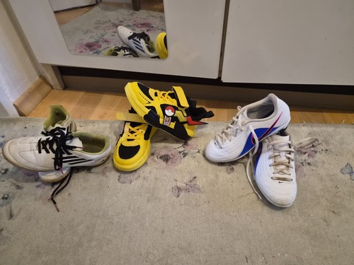 Paar jungen fußballschuhe - paar,